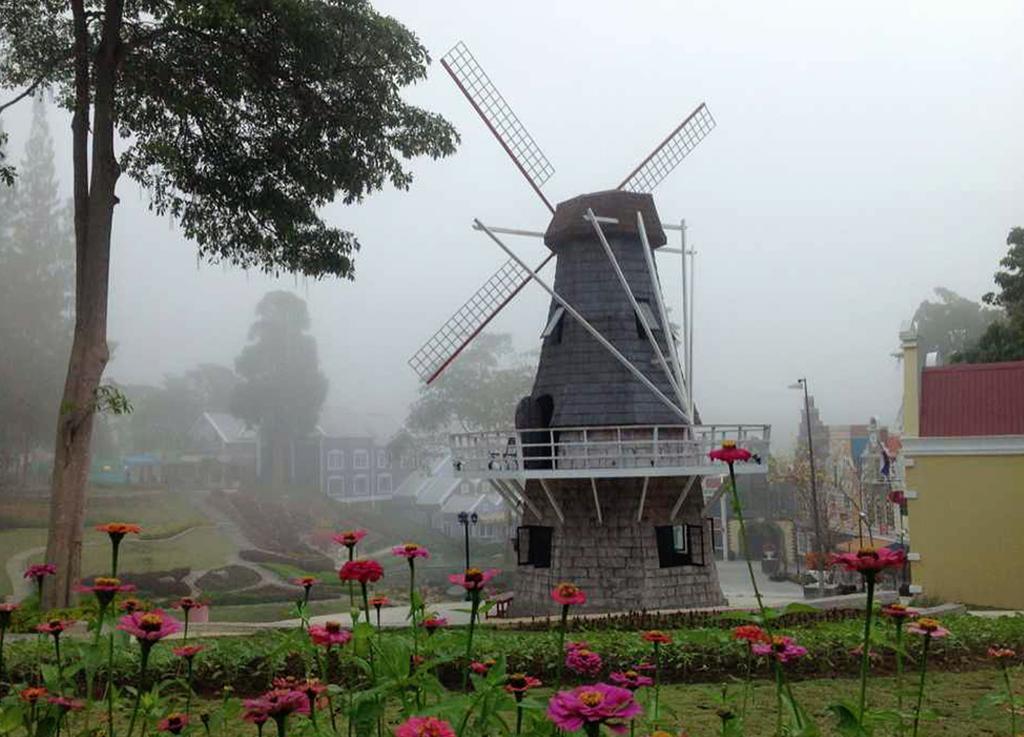 Brookside Valley Resort Rayong Exterior foto